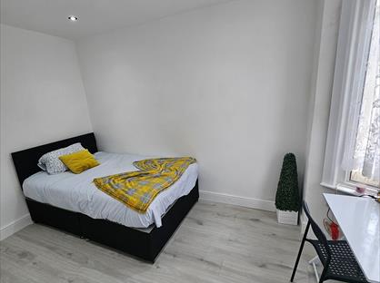 4 Bed End Terrace, Adelaide Road, ME7
