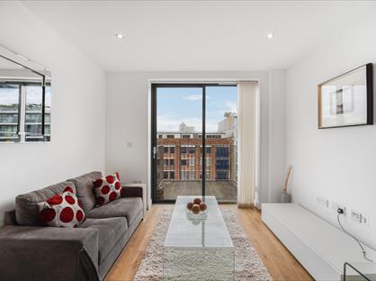 1 Bed Flat, Ravenscroft Court, E1