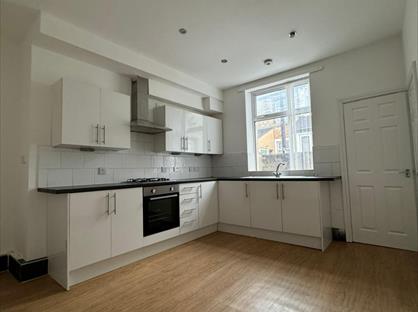 3 Bed Terraced House, Woodbine Road, BB12