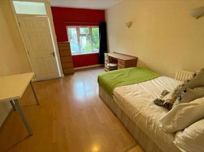 Room in a Shared House, Folly Wall, E14