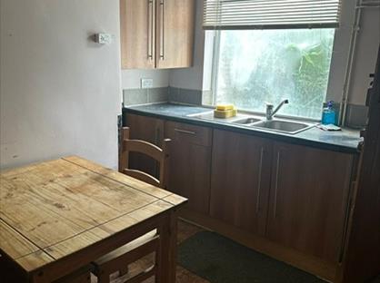Room in a Shared House, Knowle Street, ST4
