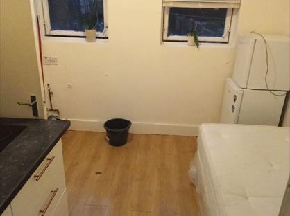 Studio Flat, Cranwich Road, N16