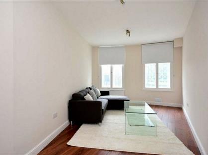 2 Bed Flat, Warren Court, NW1