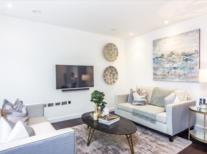 2 Bed Flat, Thornes House, SW11