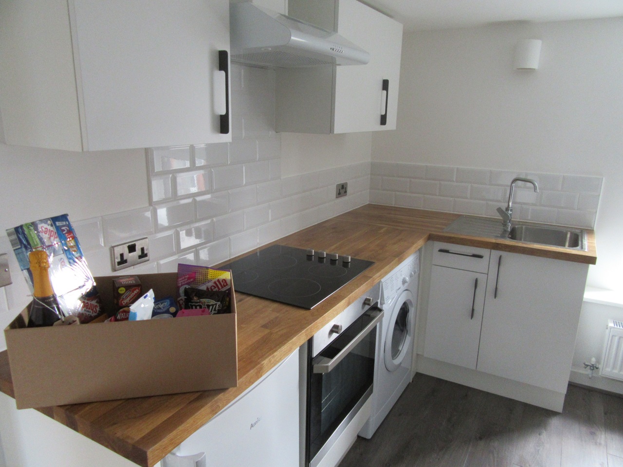 2 Bed Flat, Latimer House, L5 photo 3