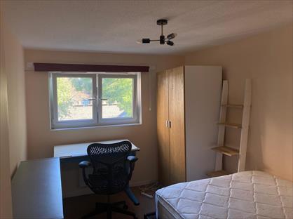 Room in a Shared Flat, Helsby Court, NW8
