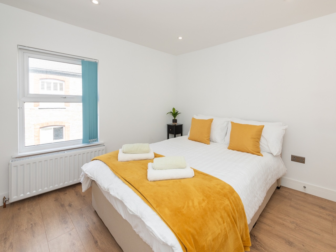 3 Bed Terraced House, St. Johns Hill, RG1
