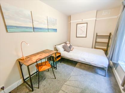 Room in a Shared House, Outram Road, CR0