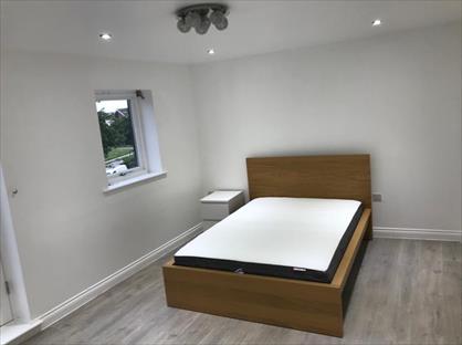 4 Bed Semi-Detached House, Milton Keynes, MK10