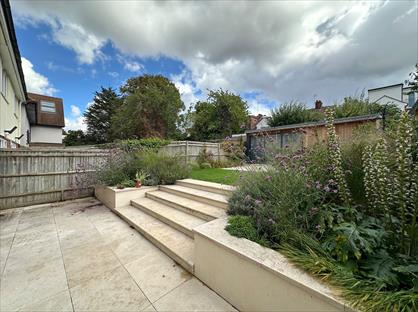 6 Bed Semi-Detached House, Sinclair Grove, NW11