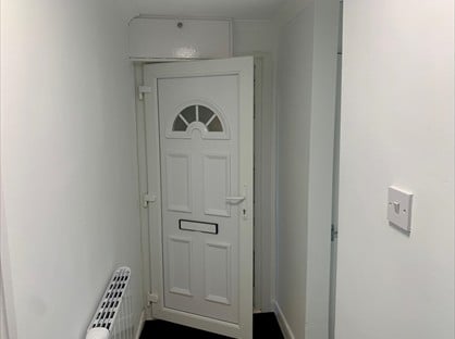2 Bed Flat, Simon Court, CV7