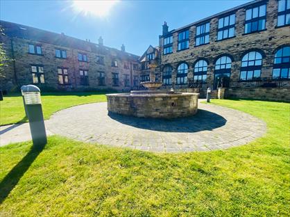 2 Bed Flat, Richardshaw Lane, LS28