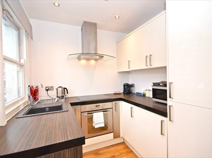 1 Bed Flat, Battersea Rise, SW11