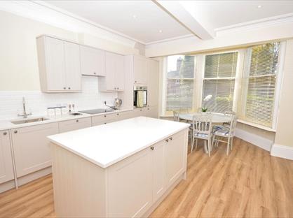 2 Bed Semi-Detached House, West Parade, LN1