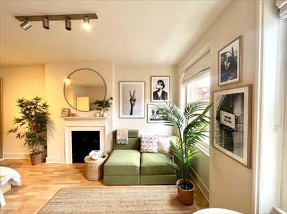 Studio Flat, London, W1U