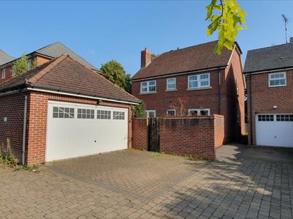 5 Bed Detached House, Galloway Green, CW12