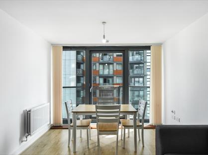 1 Bed Flat, Proton Tower, E14