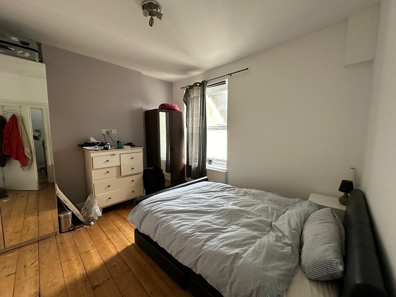 1 Bed Flat, East Grove, CF24 photo 2