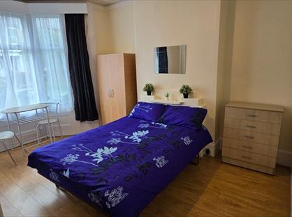 Room in a Shared House, Hornsey Park Road, N8