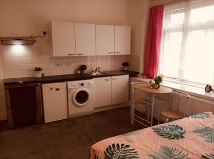 Studio Flat, Green Lanes, N13