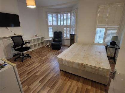 Room in a Shared House, Victoria Street, CM7