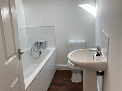 2 Bed Flat, Chapel Lane, HX3