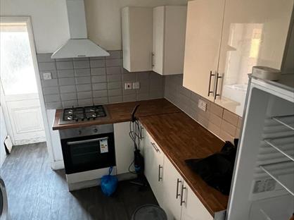 5 Bed Semi-Detached House, Cowick Road, SW17