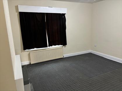 2 Bed Flat, Manchester Road, BD5