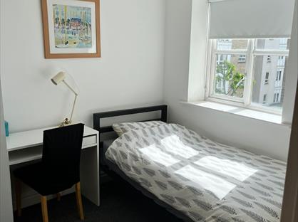 2 Bed Flat, St. David's Square, E14