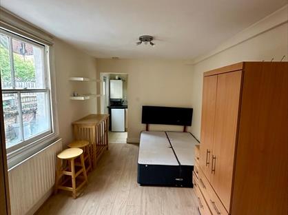 Studio Flat, Barbauld Road, N16