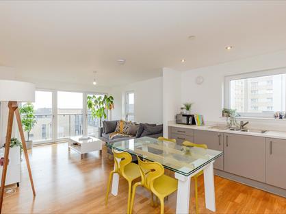 2 Bed Flat, Shrubhill Walk, EH7