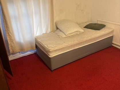 Bedsit, Plantation Terrace, NP22