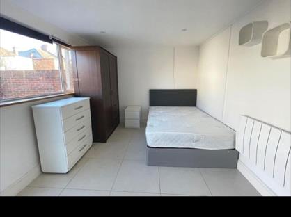 Studio Flat, Thorverton Road, NW2