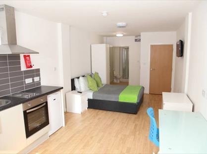 Studio Flat, Lynwood Gardens, UB1