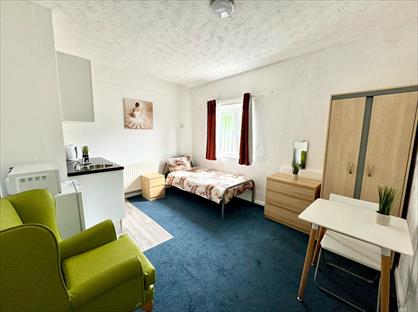 Studio Flat, Station Street, WS10