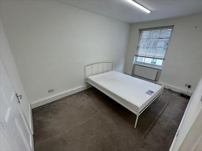 2 Bed Flat, Morton Street, SW1V