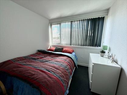 Studio Flat, St. Marks Road, DY4