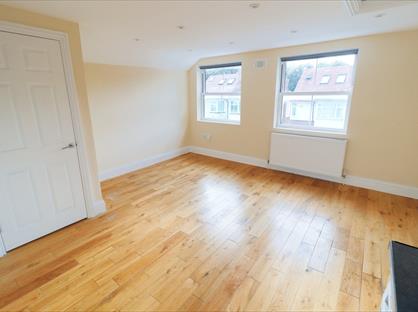 2 Bed Flat, Albert Road, BR5