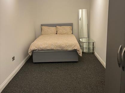 Room in a Shared House, Clocktower Mews, W7