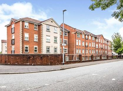 2 Bed Flat, St. Davids Court, M8
