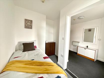 Bedsit, Russell Road, WV14