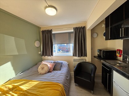 Studio Flat, Deiniol Road, LL57