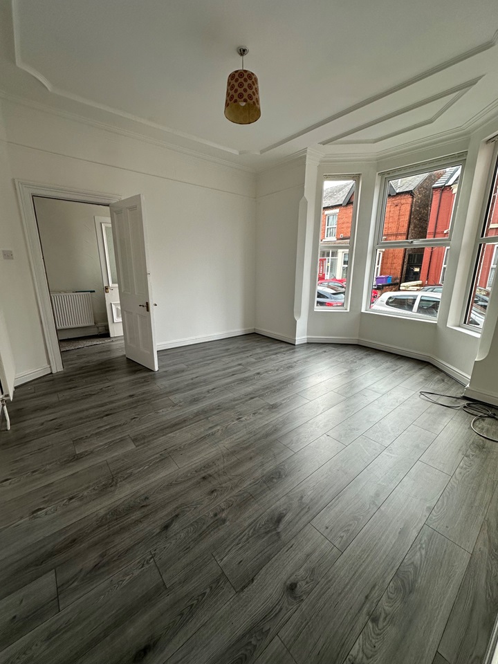 4 Bed Terraced House, Russell Road, L18