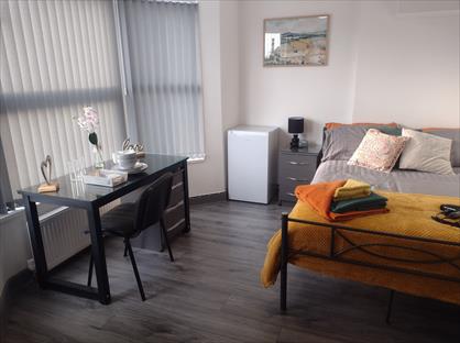 Room in a Shared House, Hall Lane, L9