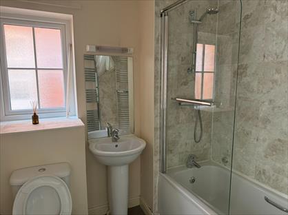 3 Bed Semi-Detached House, Stubbs Way, BS16