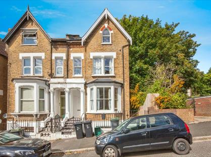 3 Bed Flat, Rockmount Road, SE19