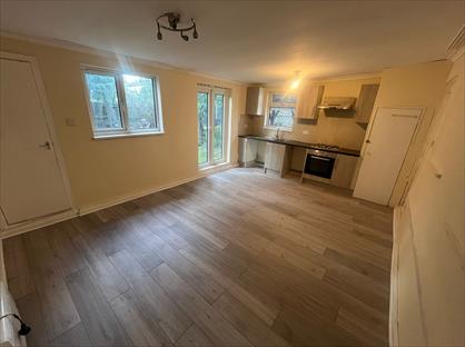 Studio Flat, Selby Road, N17