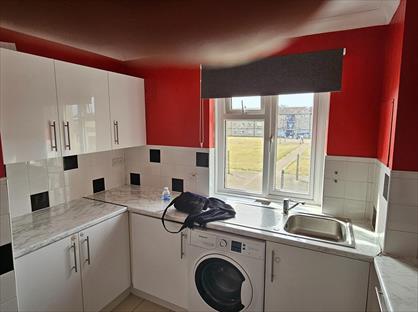 Room in a Shared Flat, Newhouse Avenue, RM6