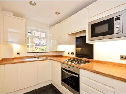 2 Bed Flat, Holly Royde Close, M20