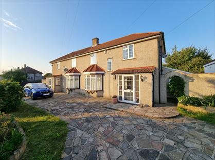 3 Bed Semi-Detached House, Purneys Road, SE9